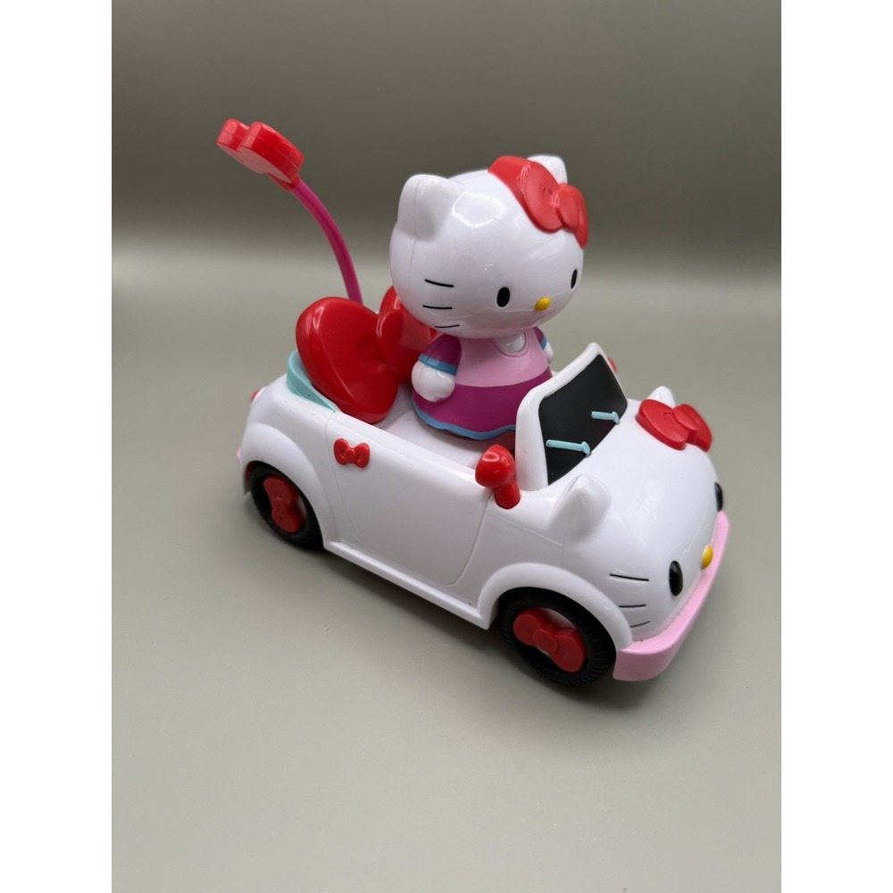 Vintage 2014 Jada Toys Hello Kitty RC Convertible Car White Pink No Remote